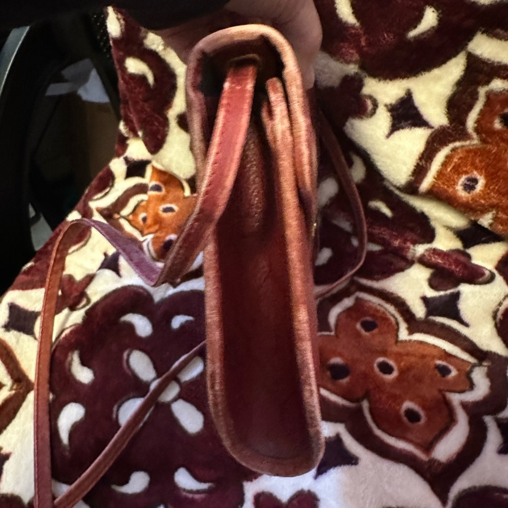Dior vintage crossbody. In great shape. Beautiful red. - Picture 4 of 10